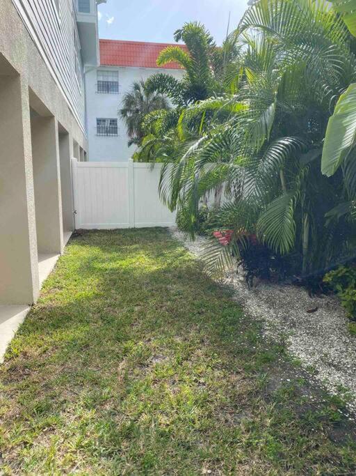 Luxurious Modern Townhouse Right Across Beach!! Table Tennis St. Pete Beach Luaran gambar